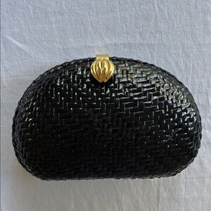 Vintage Vanessa Black Woven Wicker shellacked Clam Clutch with Gold clasp